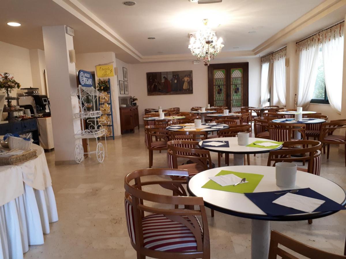 Hotel Fiorella Сенигаллия Экстерьер фото