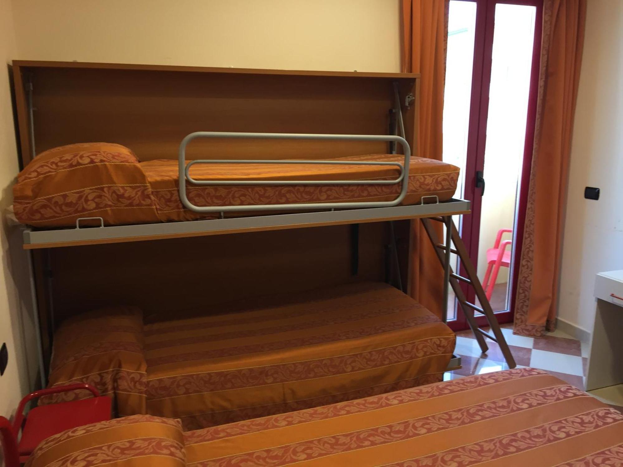 Hotel Fiorella Сенигаллия Номер фото