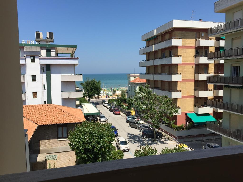 Hotel Fiorella Сенигаллия Номер фото